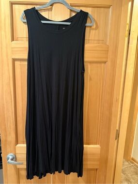 Time and Tru Black Sleeveless Midi Dress